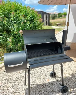 BBQ kulgrill KATLA med rygeovn Metal Sort