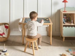 Børnebord og stole sæt KEMPSEY Lysebrun Montessori med opbevaring