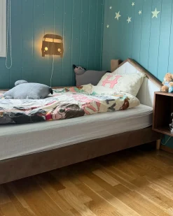 Børneseng Hus Velour KERVAN 90 x 200 cm Lysebrun