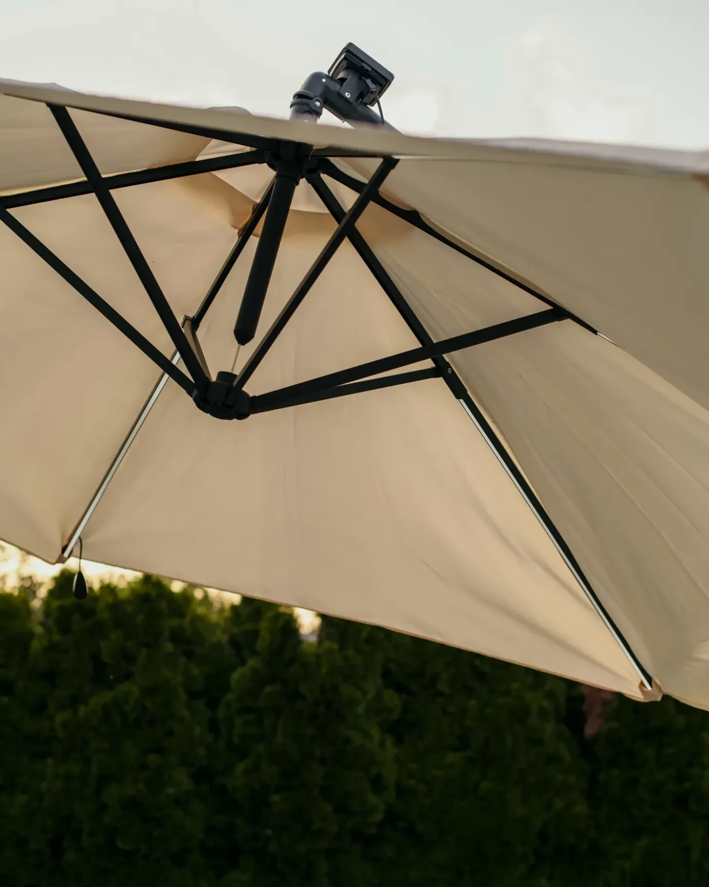 Cantilever parasol LED 285 cm CORVAL Beige
