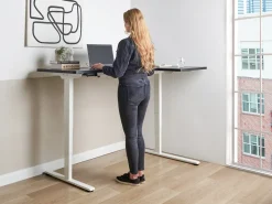 Elektrisk justerbart hjørneskrivebord DESTINES Sort/hvid 160 cm 109 cm Højrevendt
