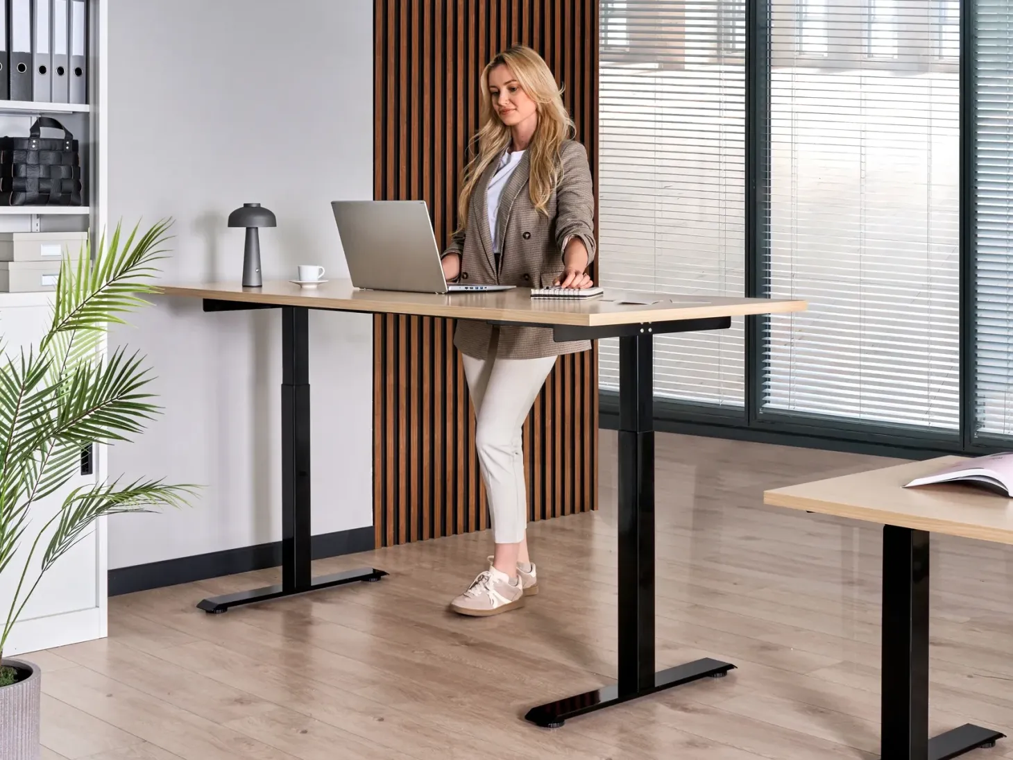 Elektrisk justerbart hæve sænkebord DESTINES 180 cm 72 cm