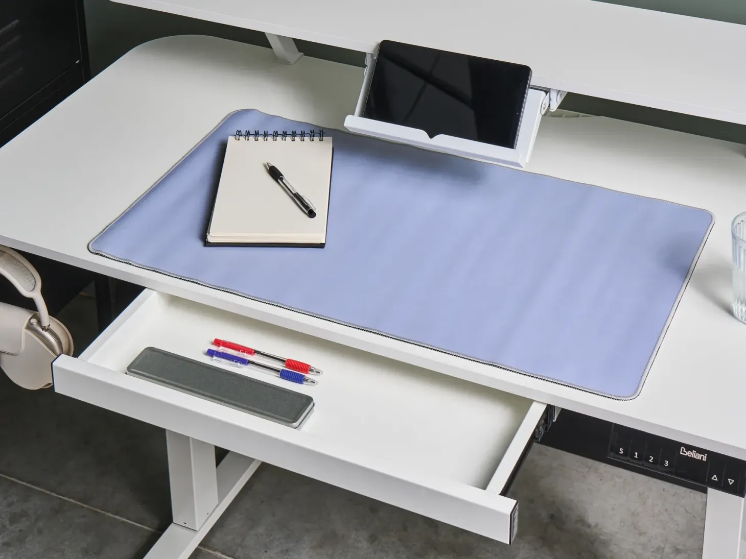 Elektrisk justerbart hæve sænkebord WILBANKS Hvid 120 cm 60 cm med USB-port
