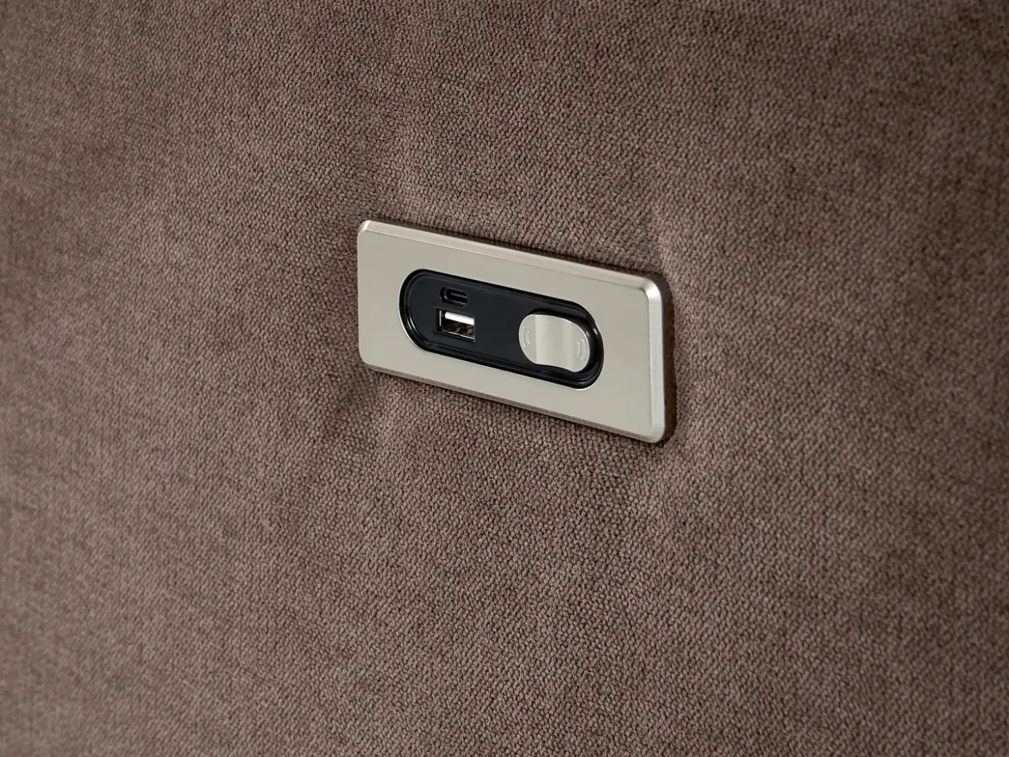Elektrisk recliner hjørnesofa 5 personers ROKKE Brun med USB-port Venstrevendt