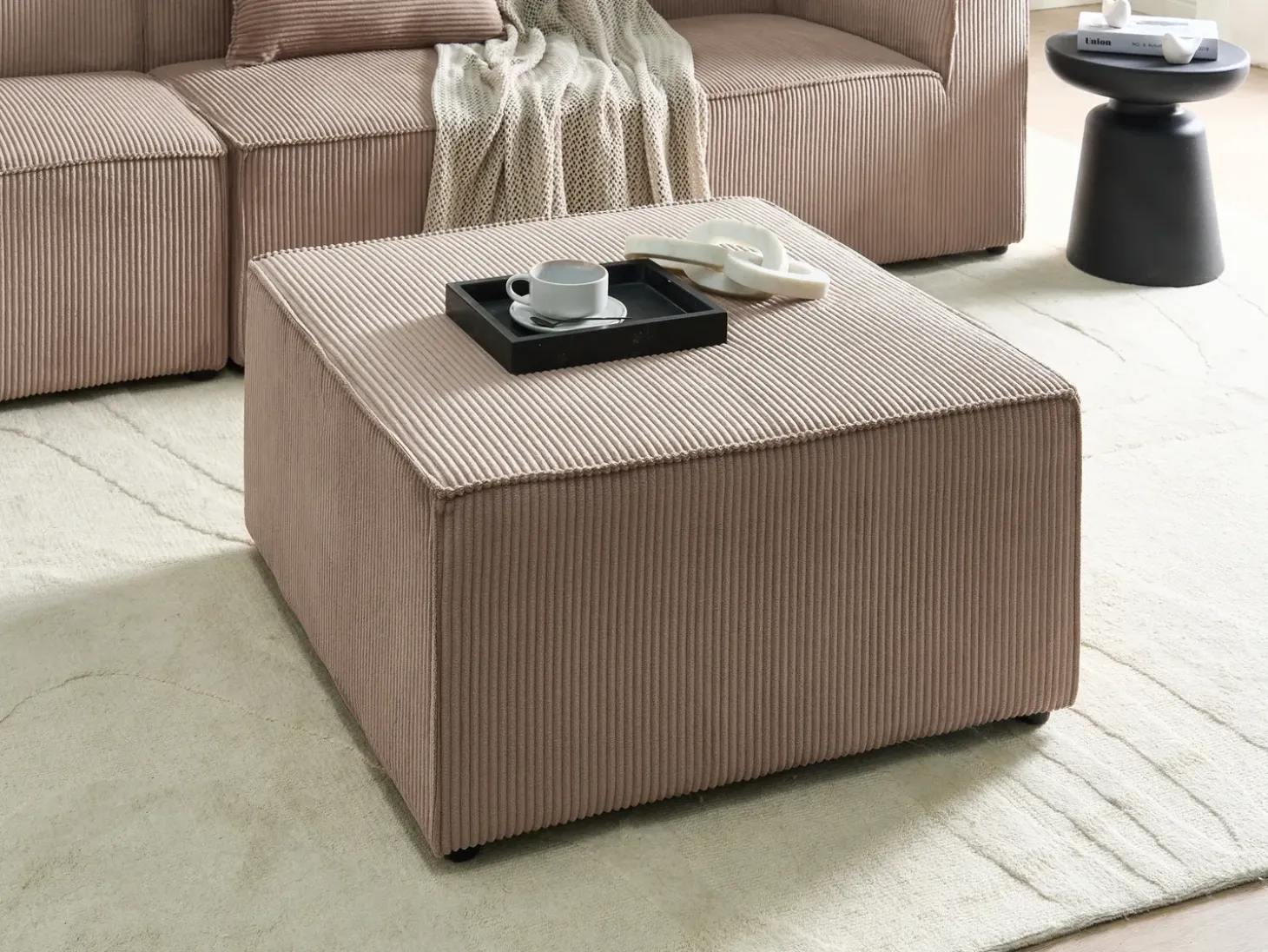 Fodskammel LEMVIG Fløjl Sand Beige