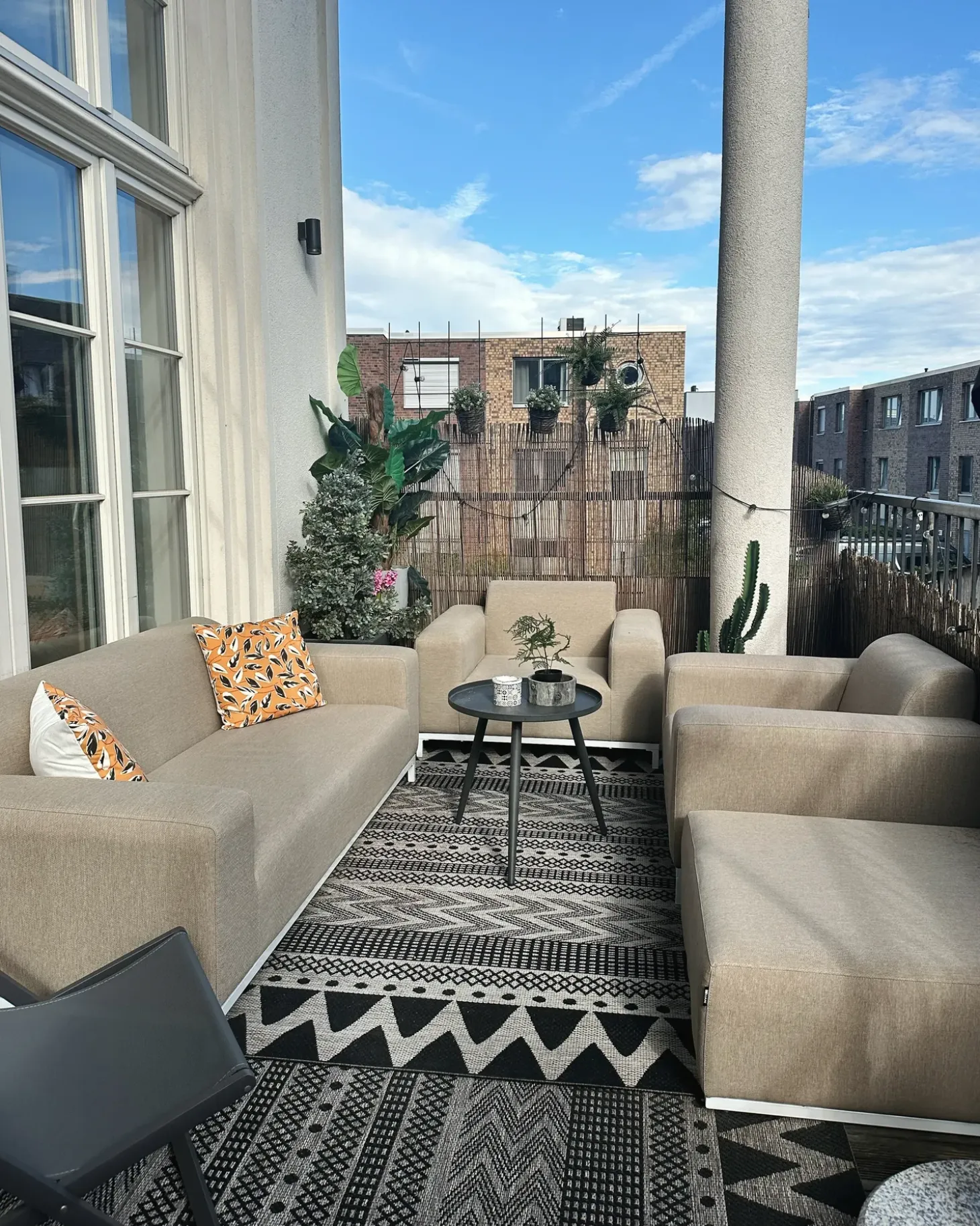Fodskammel ROVIGO Beige