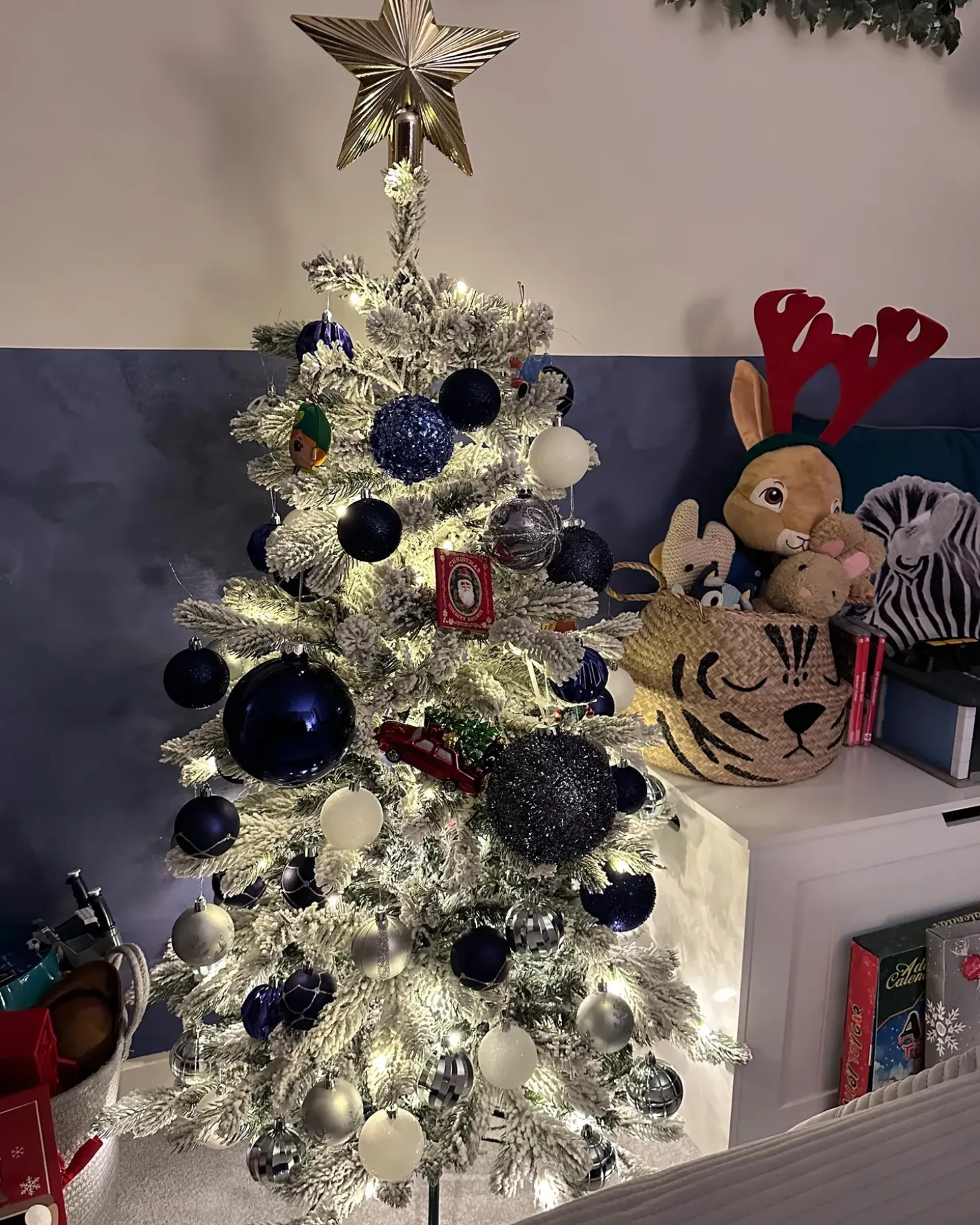 Forbelyst juletræ LED TATLOW 120 cm Grøn