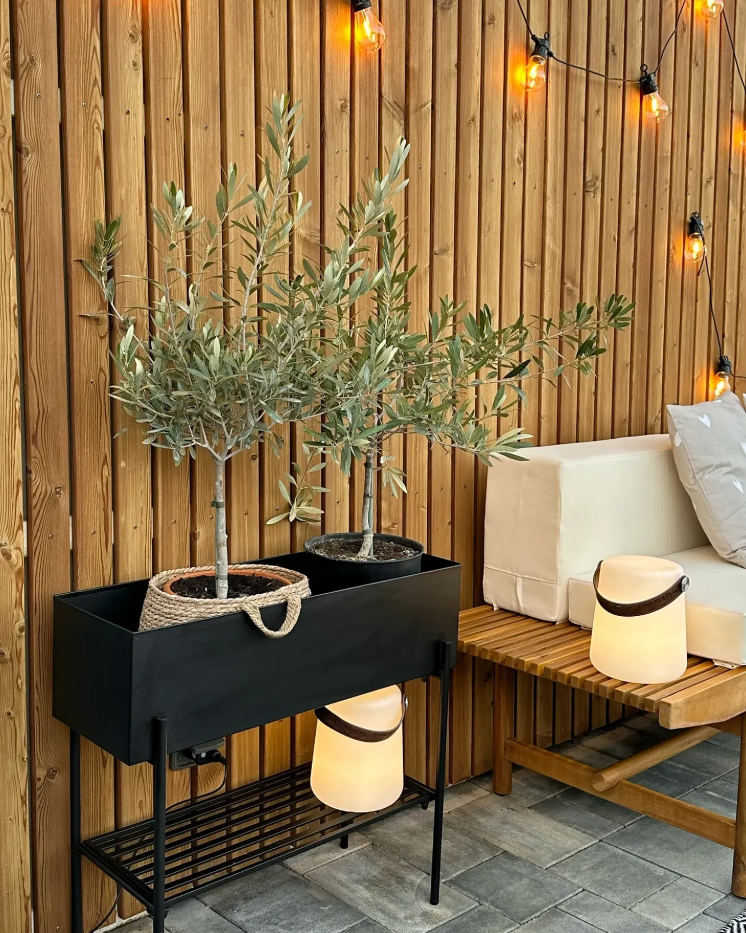 Forhøjet plantekrukke VINCA Metal 70 cm Sort
