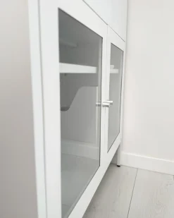 Glas vitrine skænk ESHOLT Metal 80 cm Hvid