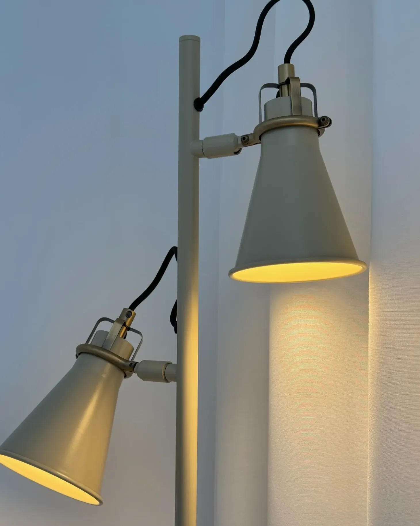 Gulvlampe MOYOLA Justerbar Metal Beige