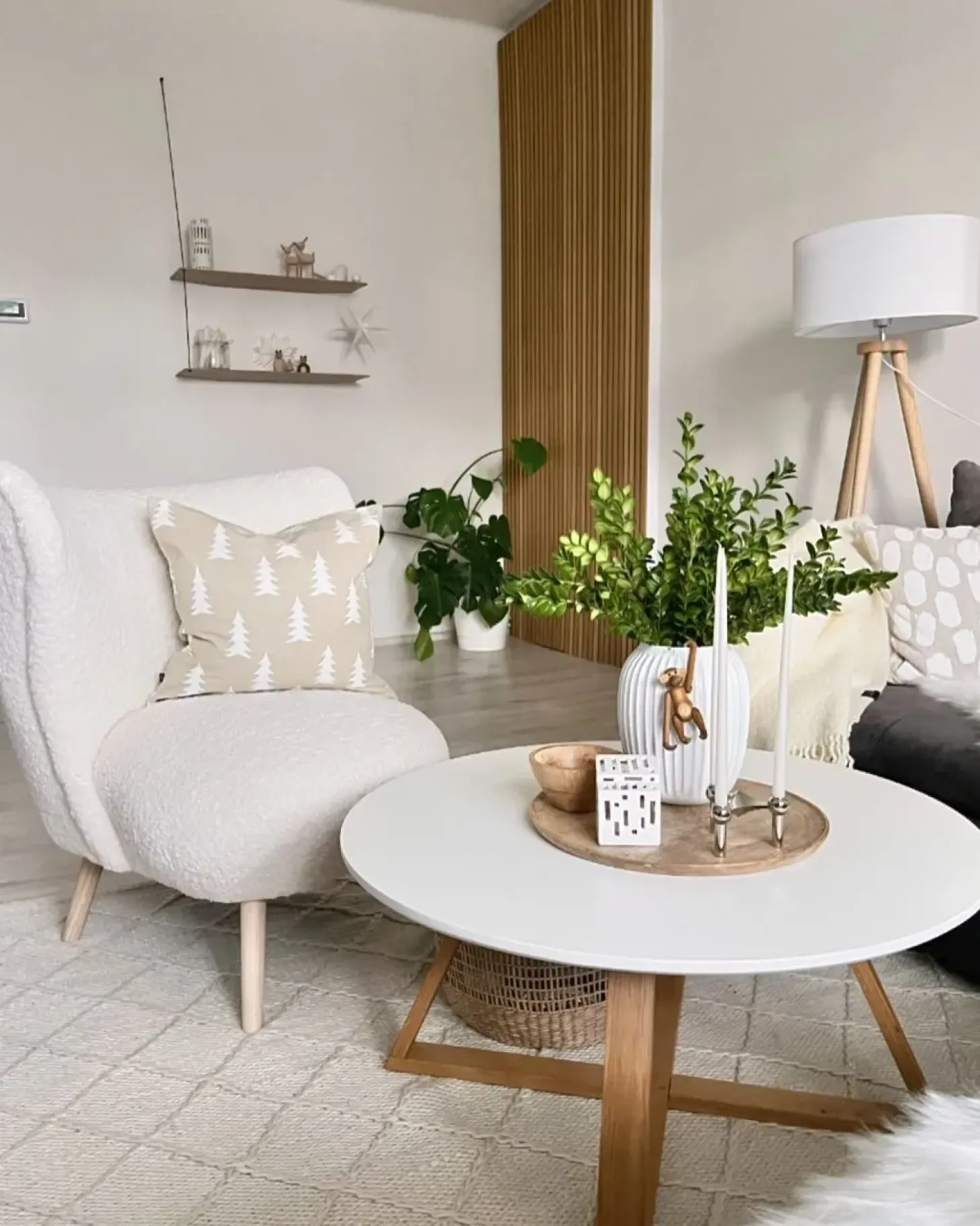 Gulvlampe NITRA Egetræ Hvid