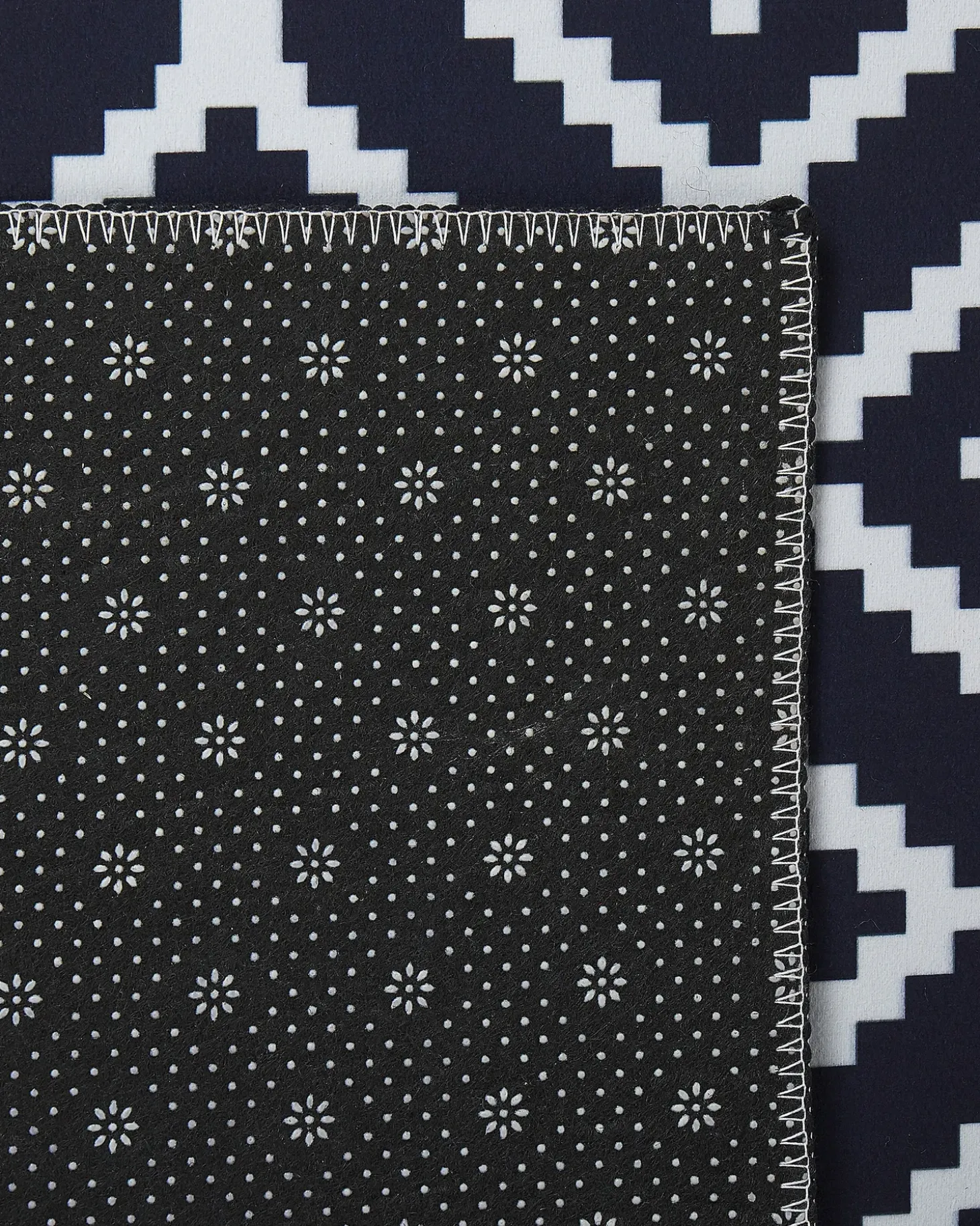Gulvtæppe KARUNGAL Sort 60 x 200 cm