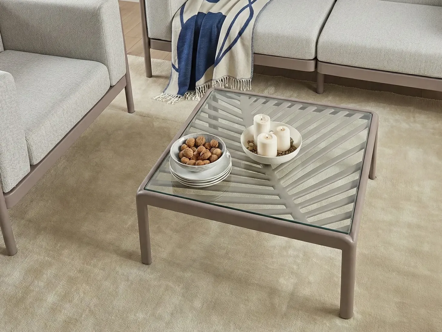 Havesofabord FERRETTI 69 cm 69 cm Brungrå