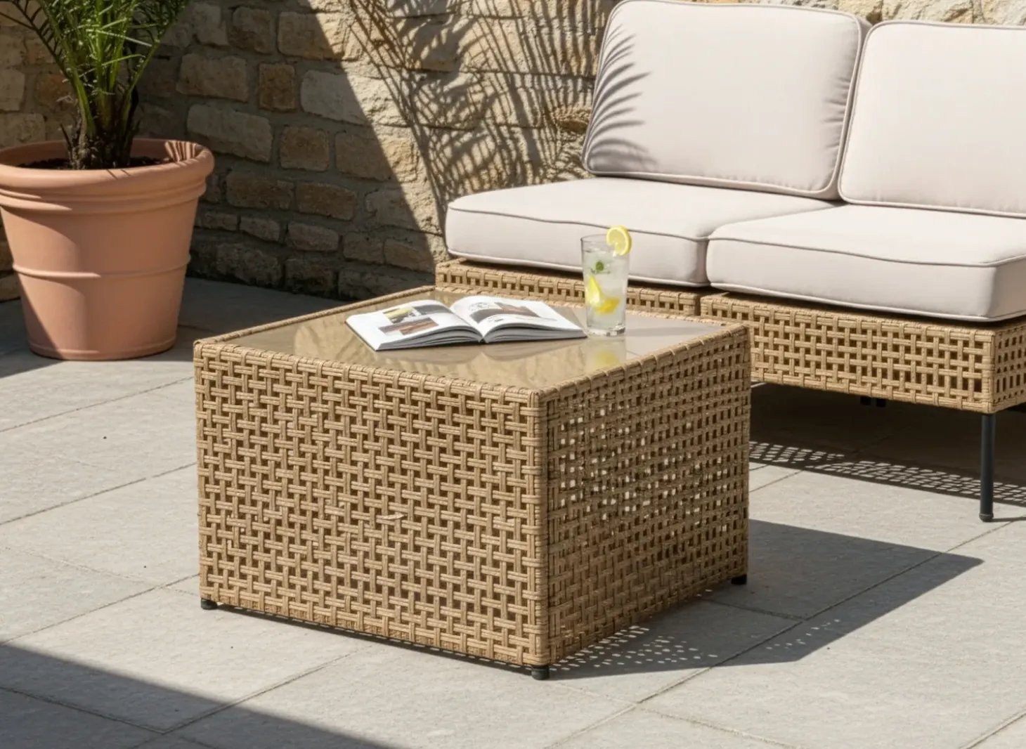 Havesofabord OMEGANA 66 cm 66 cm PE-rattan Beige