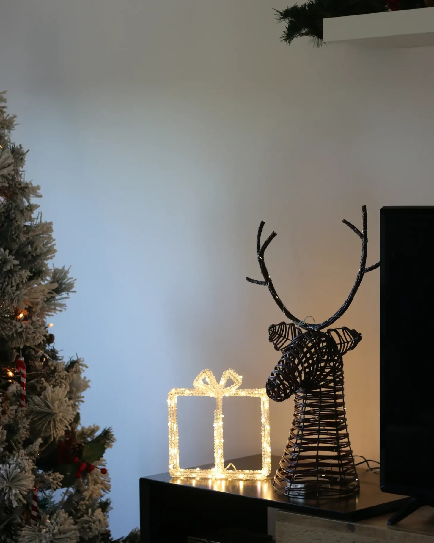 Juledekoration LED DYBESO Rensdyr 60 cm Mørkebrun