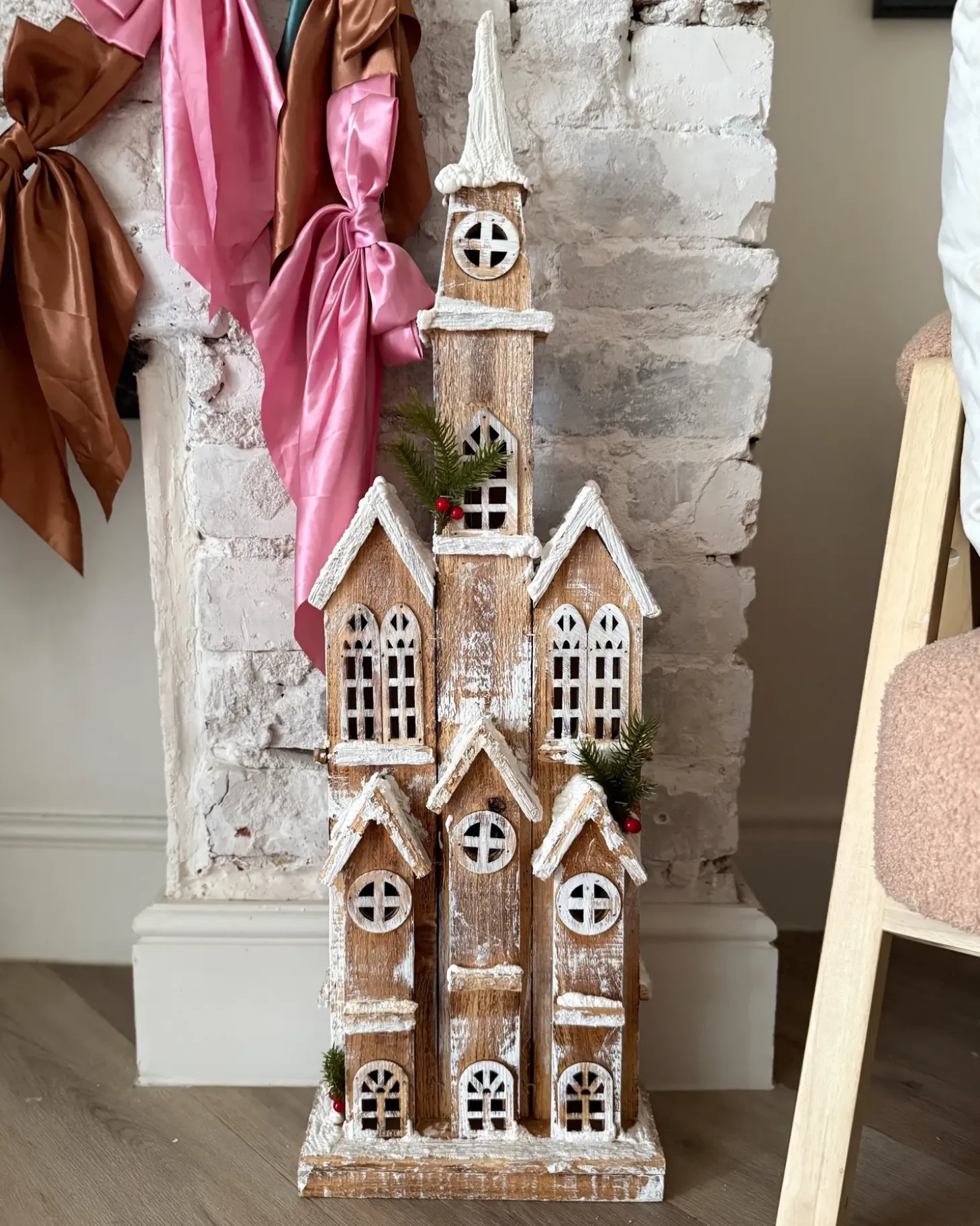 Juledekoration LED NILAKA Hus 85 cm Lysebrun