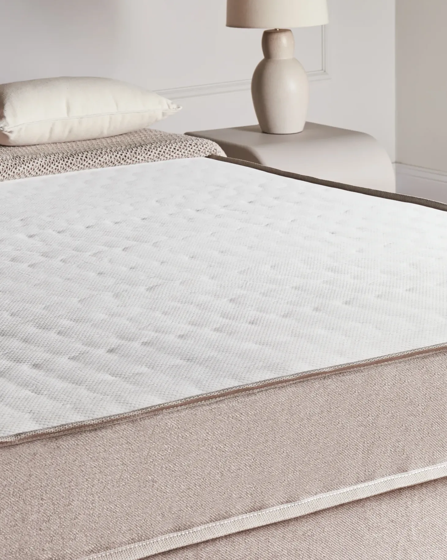 Kontinental seng uden hovedgærde COUNTESS 180 x 200 cm Beige