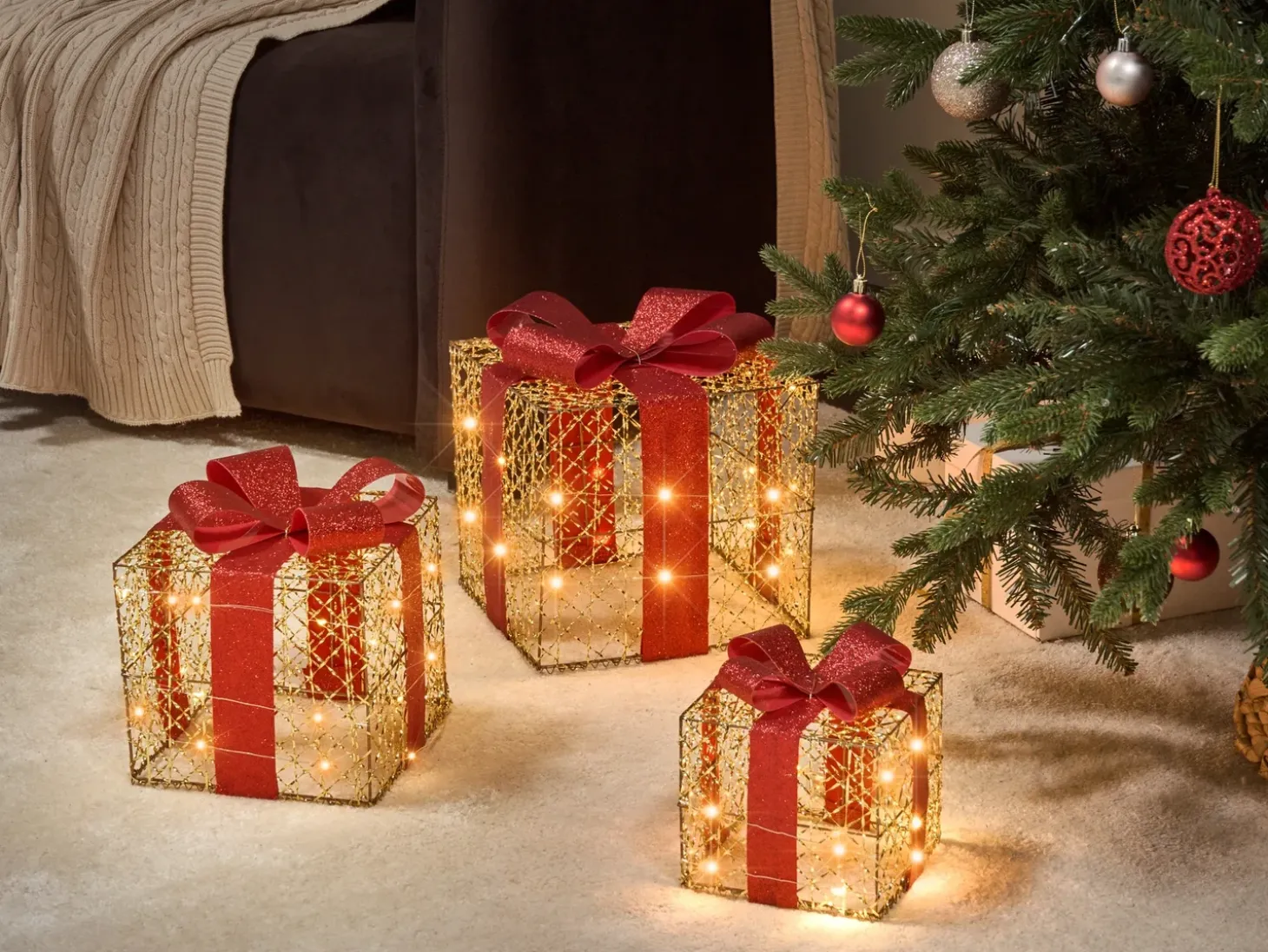 LED LYSEREN Julegaver 20/25/30 cm Guld