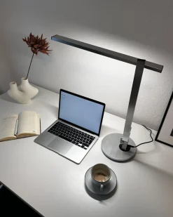 LED skrivebordslampe CETUS Med dæmpning Sølv