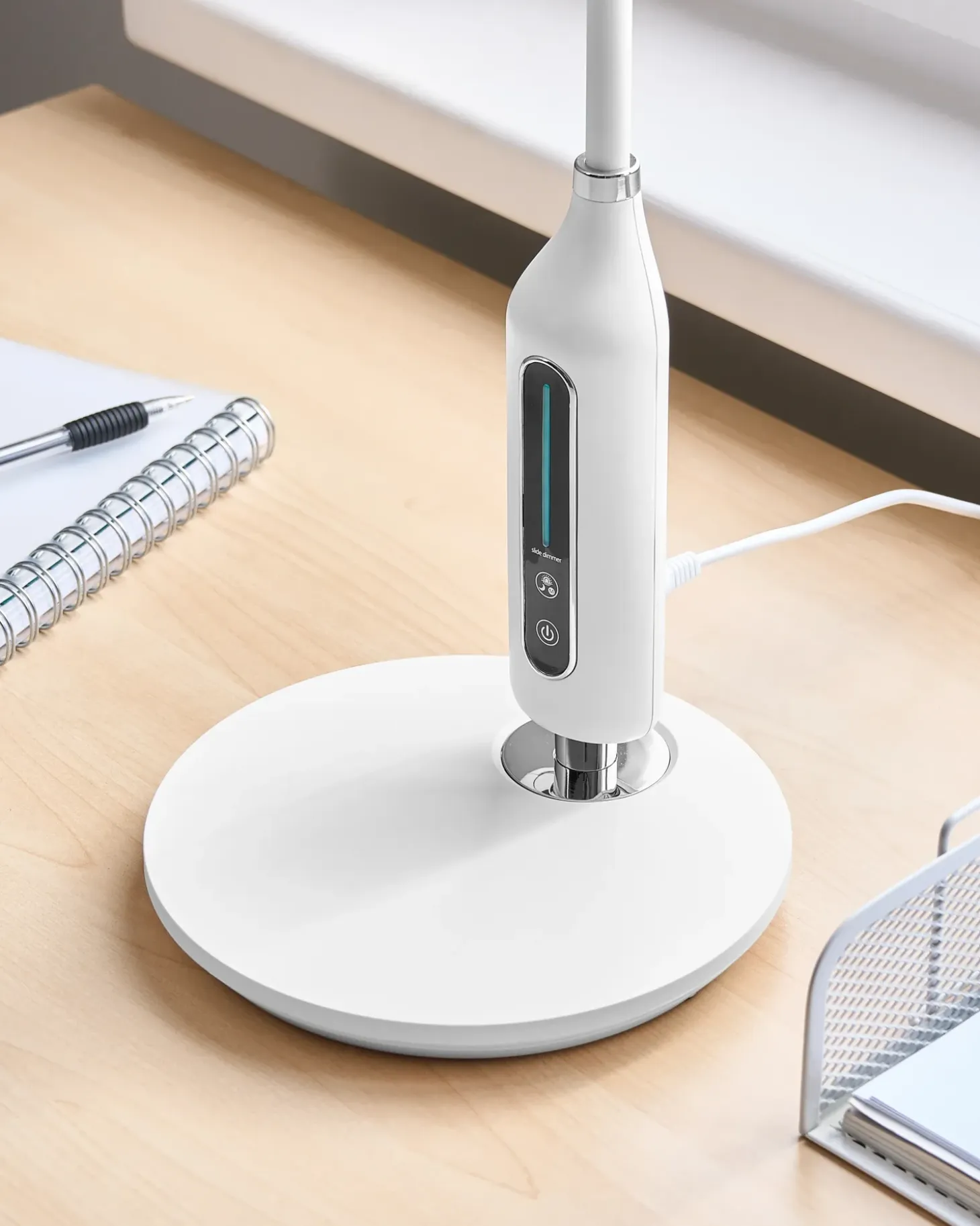 LED skrivebordslampe CYGNUS Med dæmpning Metal Hvid
