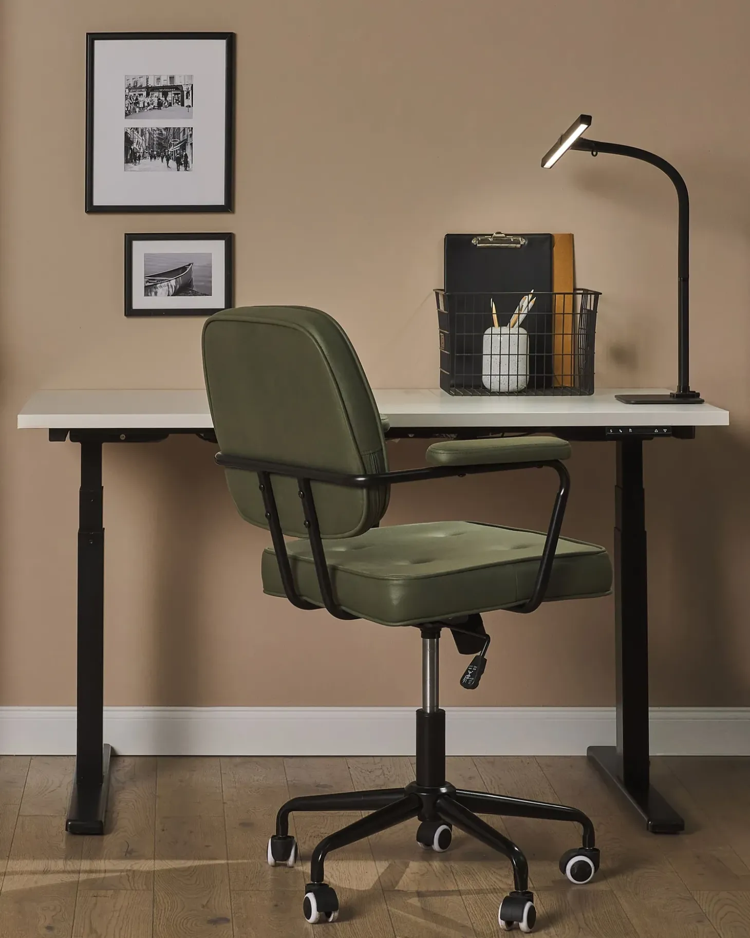 LED skrivebordslampe KOURIS Med bevægelsessensor Metal Sort