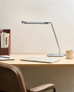 LED skrivebordslampe LEPUS Med bevægelsessensor Sølv