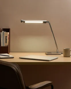 LED skrivebordslampe LEPUS Med bevægelsessensor Sølv