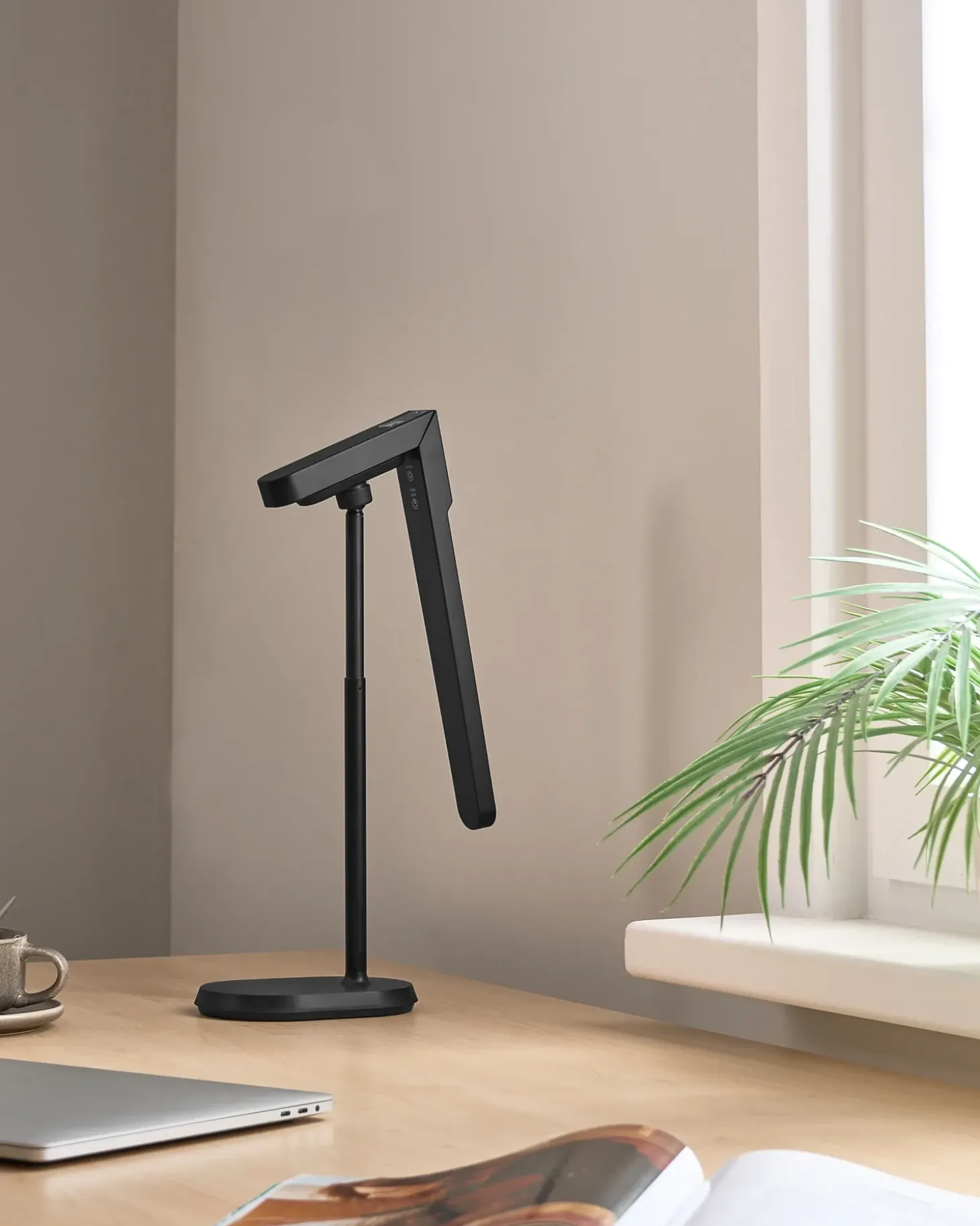 LED skrivebordslampe TUCANA Med dæmpning Sort