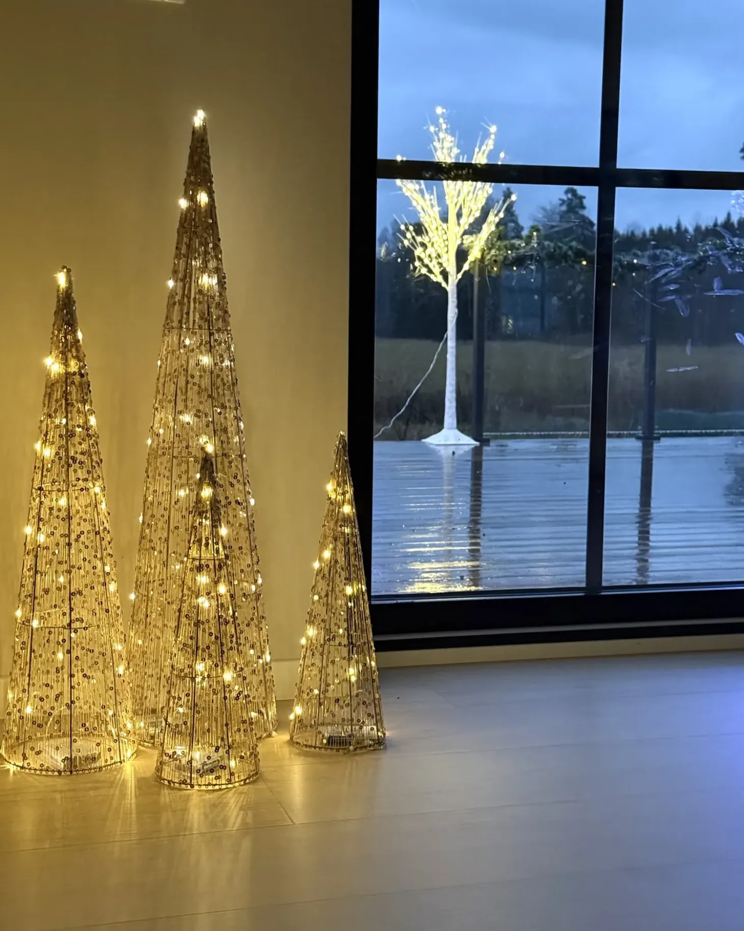 LED VEJLESO Juletræ 40/60/80 cm Guld