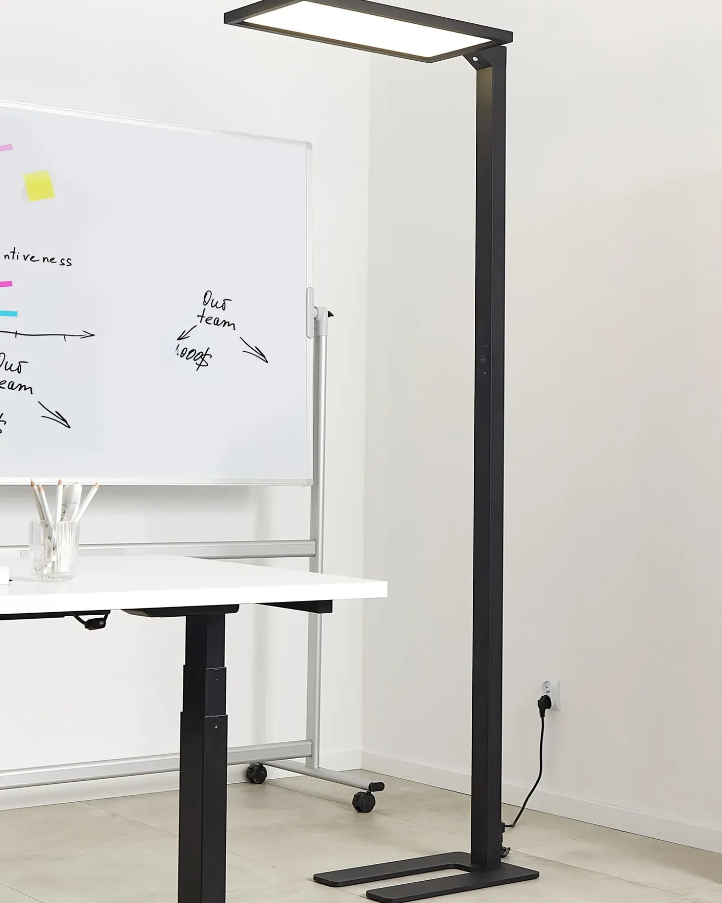 LED-gulvlampe ORION Med bevægelsessensor Metal Sort