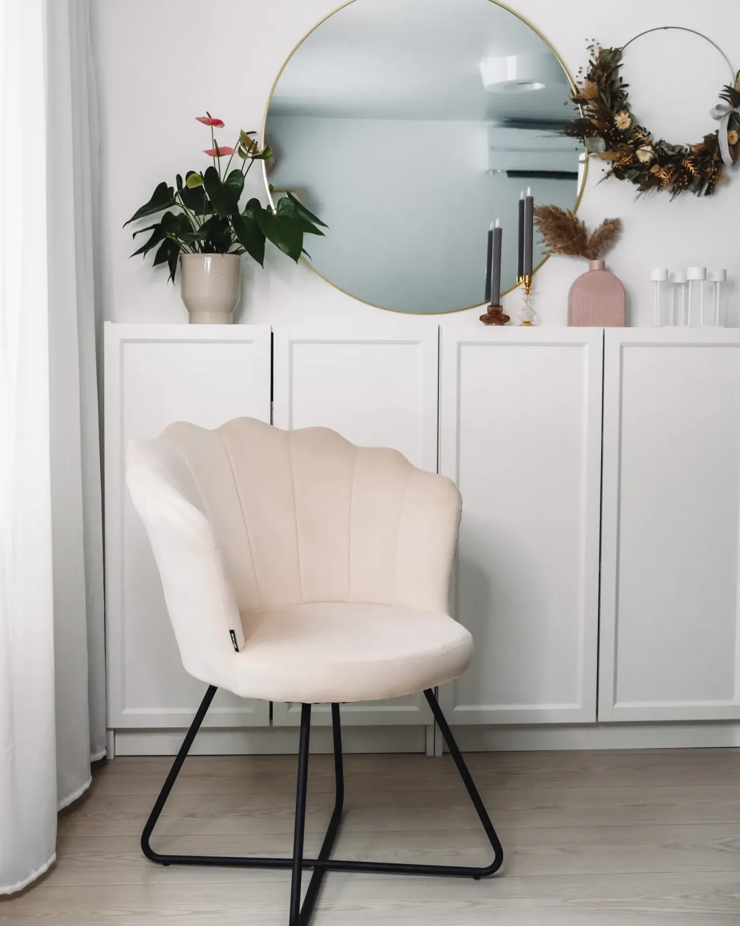 Lænestol LOVELOCK Velour Cremehvid