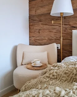 Lænestol OTSBY II med pude Boucle Beige