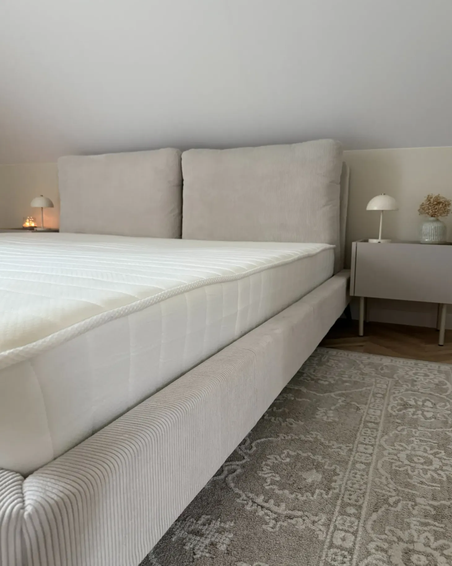 Memoryskum-madras med lommefjedre DELIGHTFUL H3/4 Fast 180 x 200 cm