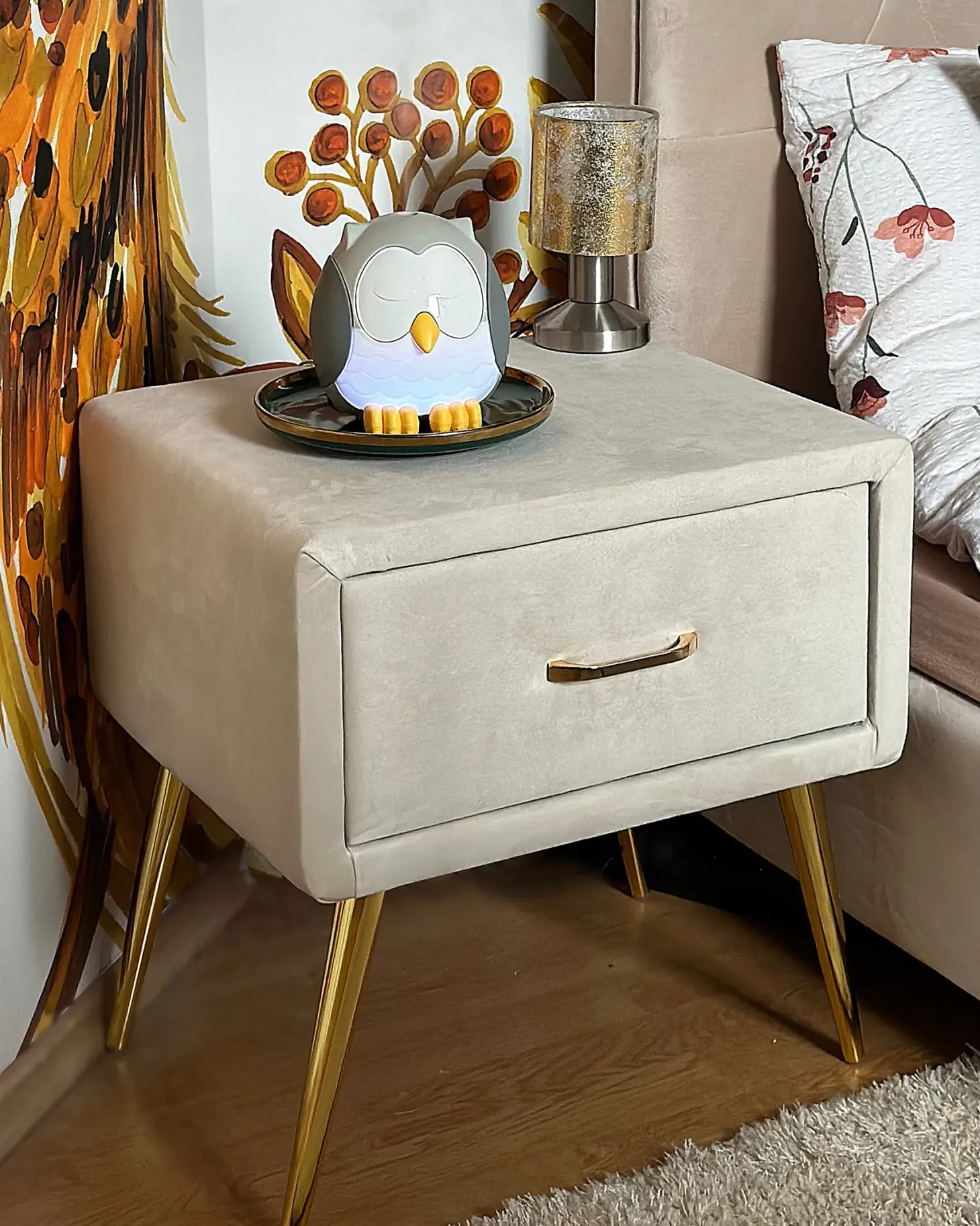 Natbord med 1 skuffe FLAYAT Velour Lys Beige