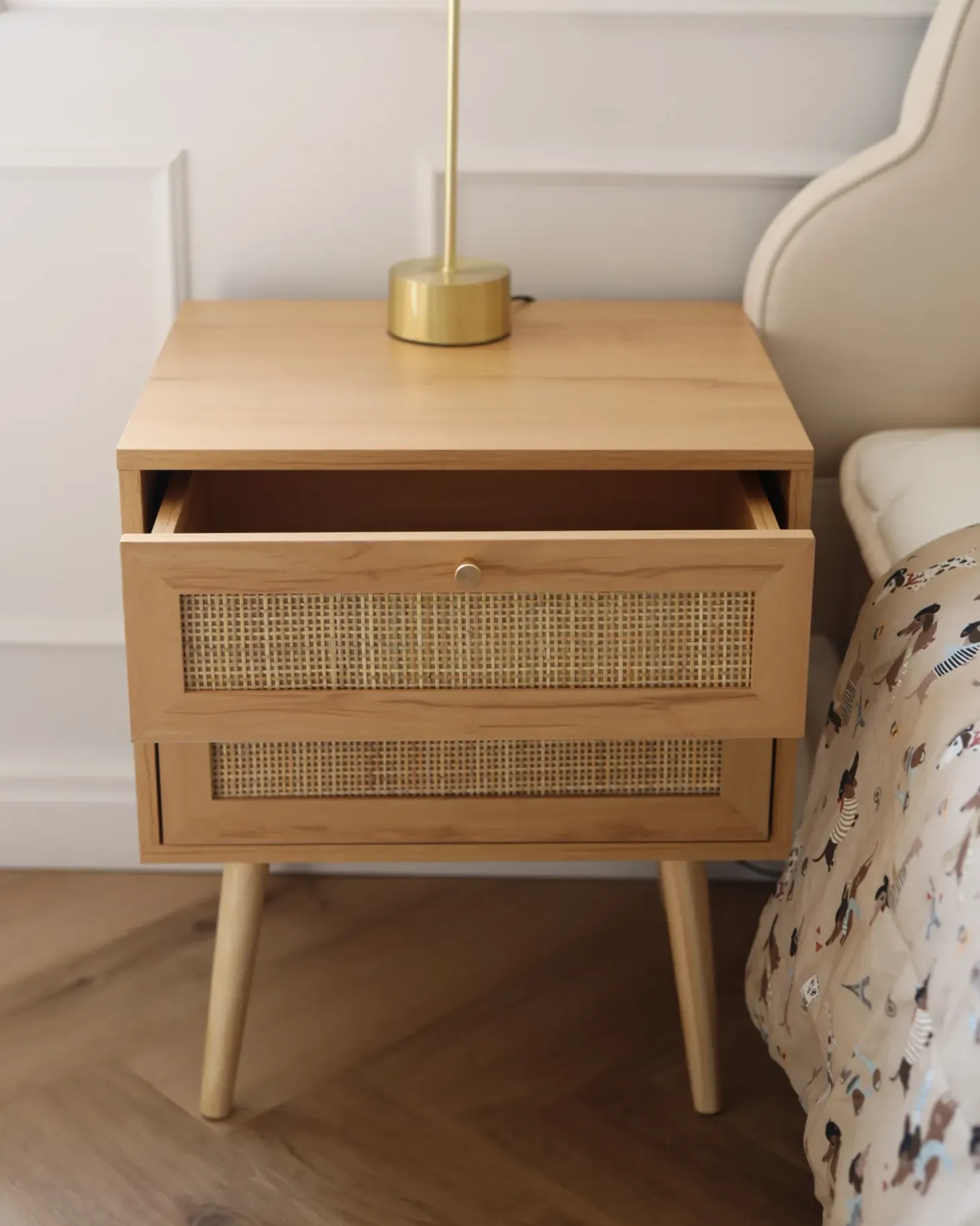 Natbord med 2 skuffer PEROTE Rattan Lysebrun