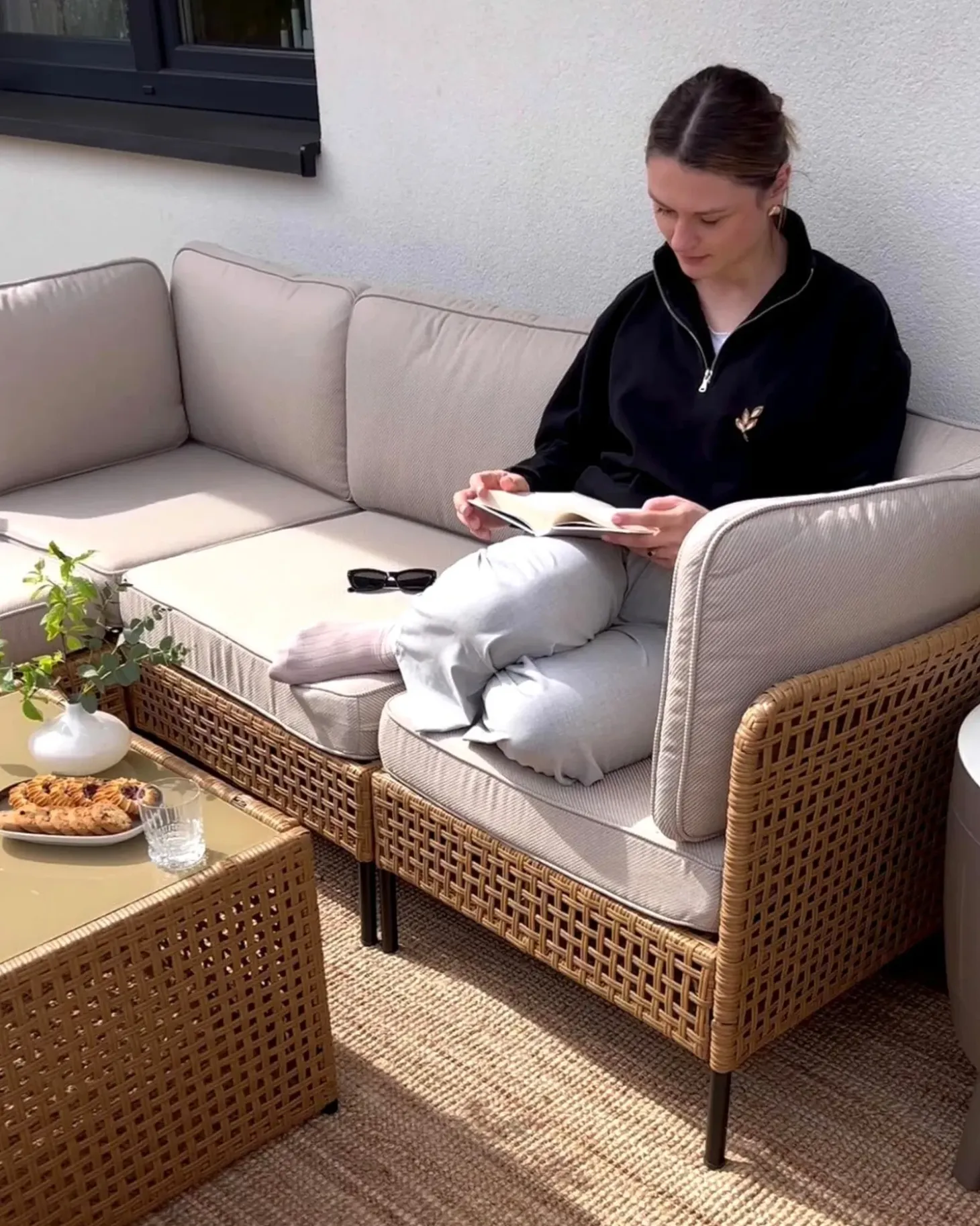 OMEGANA 4 personers Havesofa med bord Lys Beige PE-rattan