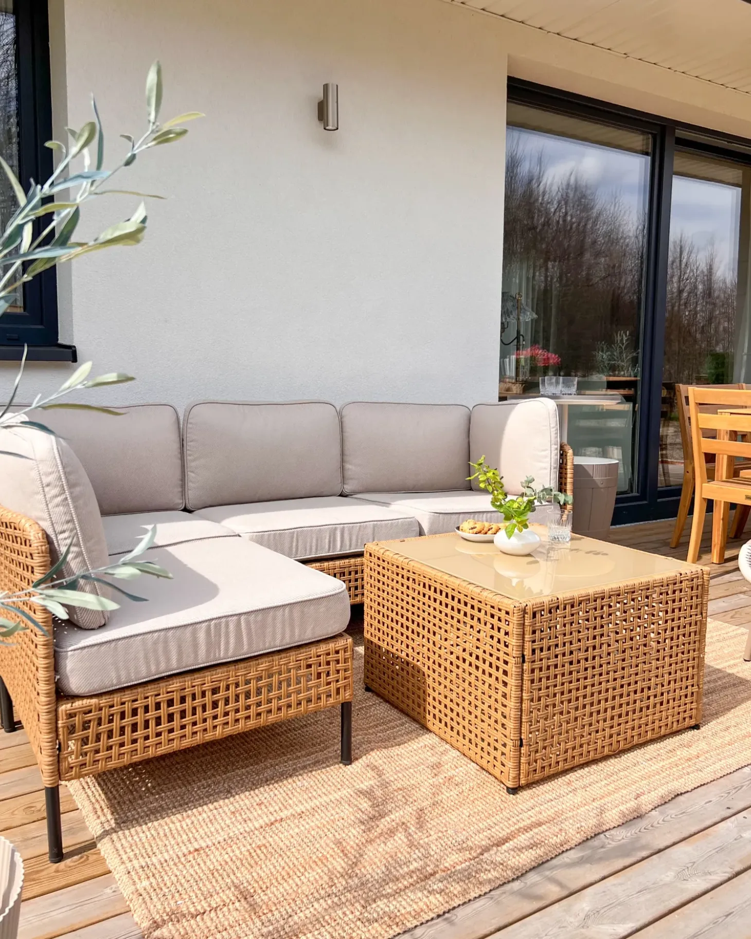 OMEGANA 4 personers Havesofa med bord Lys Beige PE-rattan