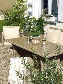PONZA 2 personers Loungesæt med bord og fodskammel Beige PE-rattan