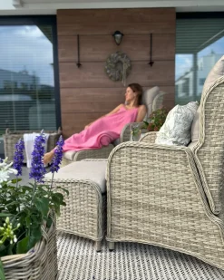 PONZA 2 personers Loungesæt med bord og fodskammel Beige PE-rattan