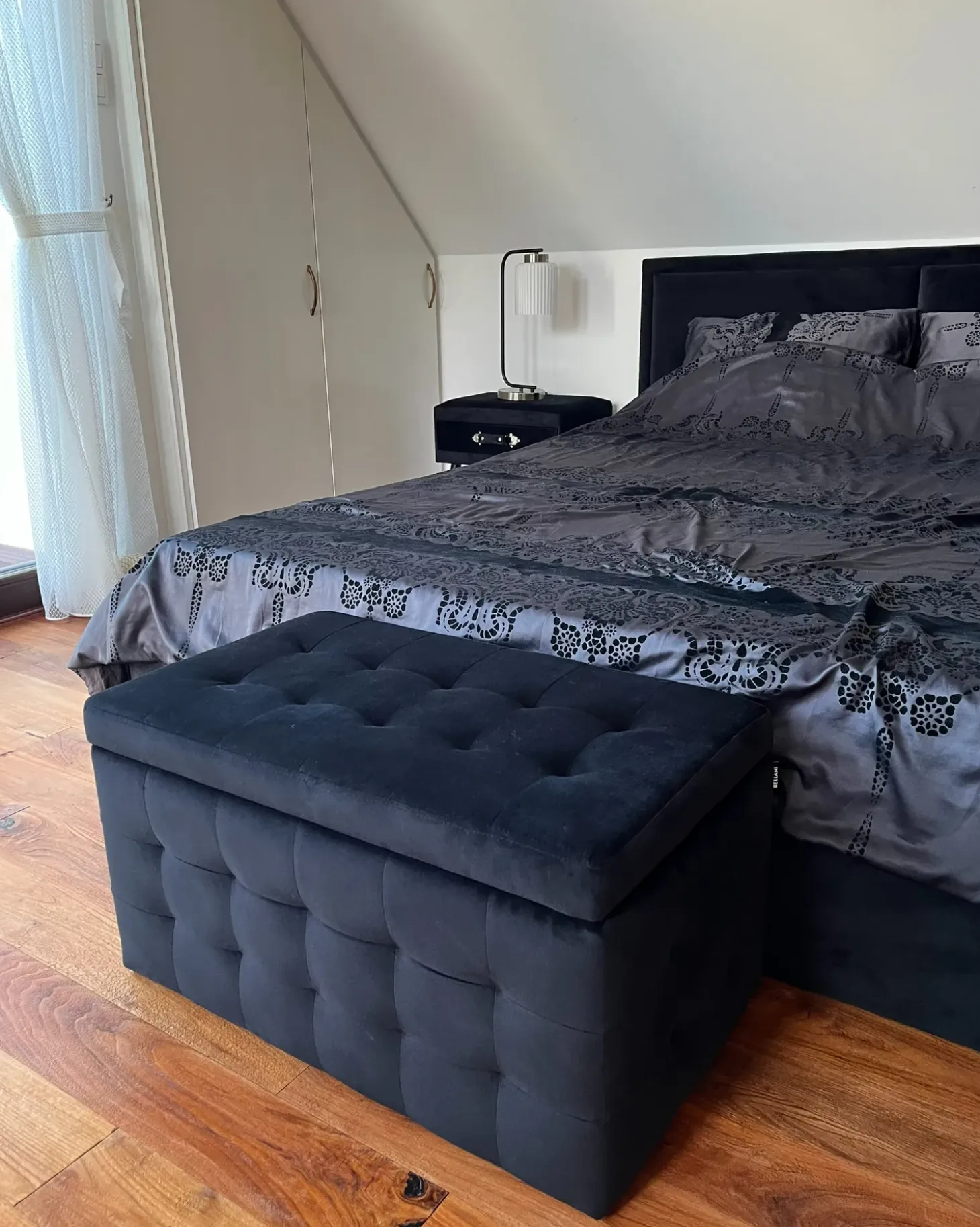Puf med opbevaring MICHIGAN Velour Sort