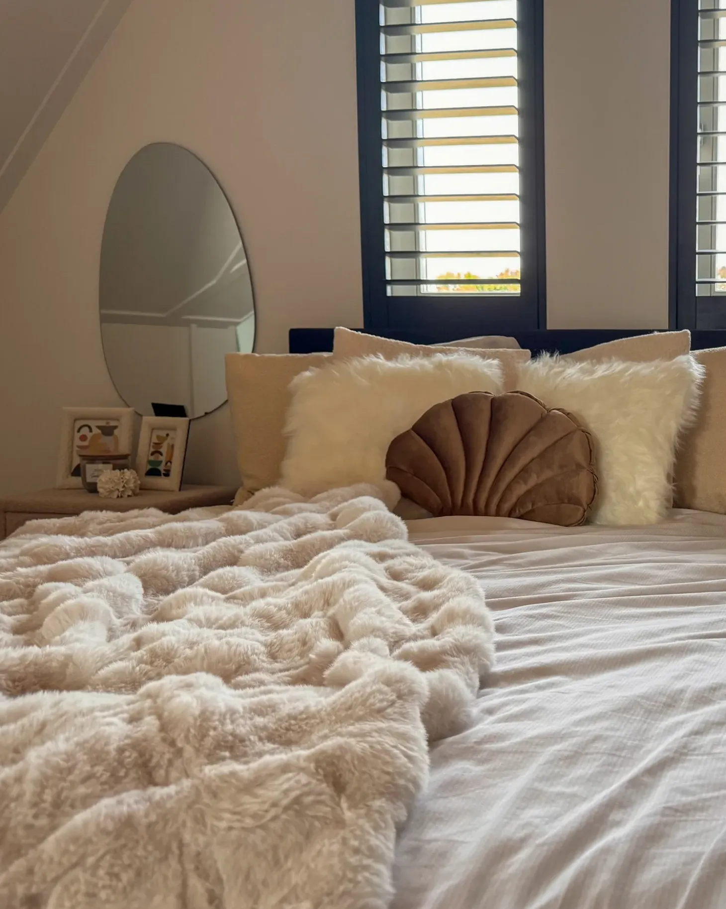Pyntepude CONSOLIDA Velour 47 x 35 cm Sand Beige Ensfarvet