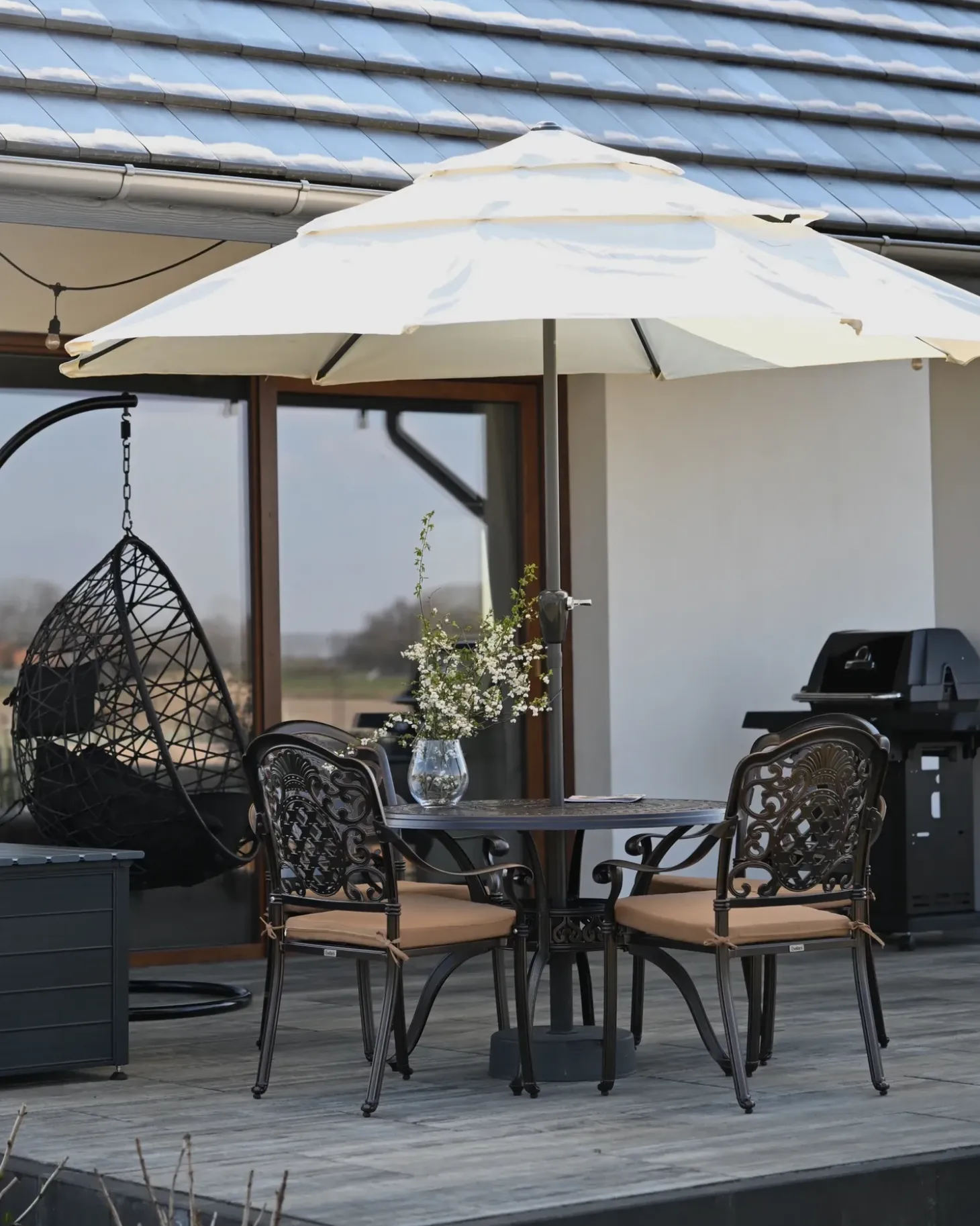 SALENTO 4 personers Havemøbelsæt Mørkebrun Metal med parasol (16 variant)