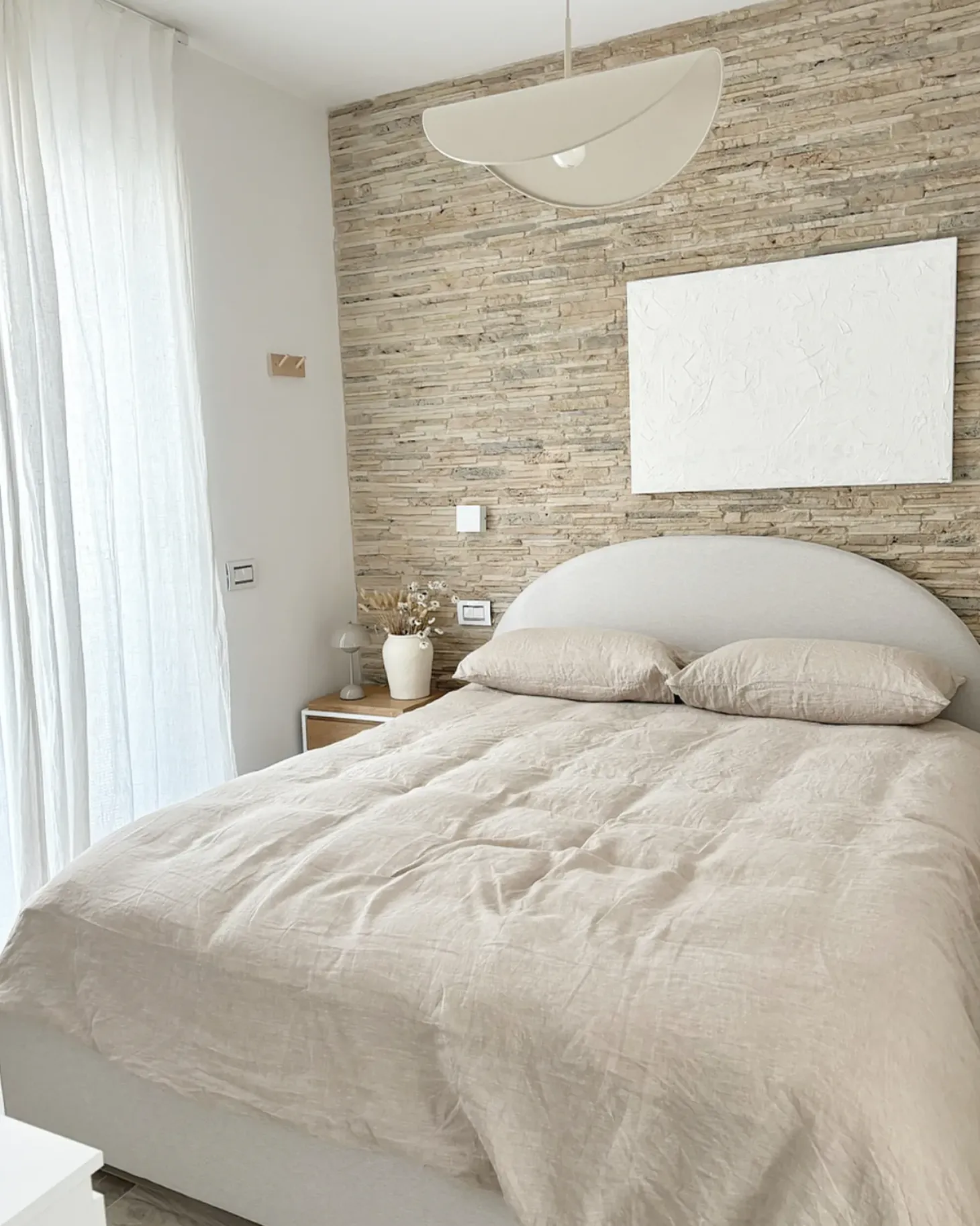 Seng med opbevaring VAUCLUSE Lys Beige 180 x 200 cm
