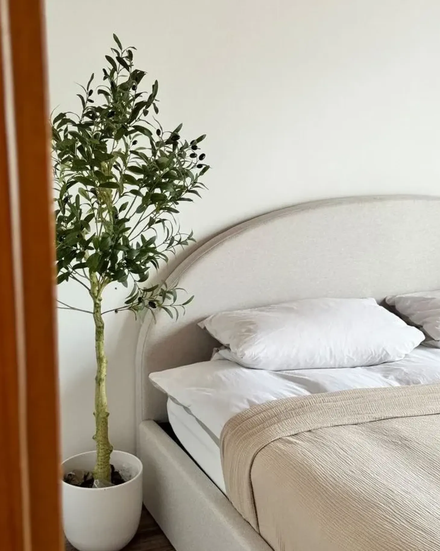 Seng med opbevaring VAUCLUSE Lys Beige 180 x 200 cm