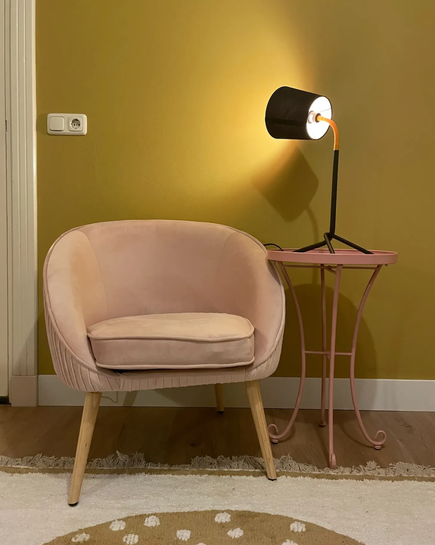 Skrivebordslampe MOOKI Justerbar Metal Sort