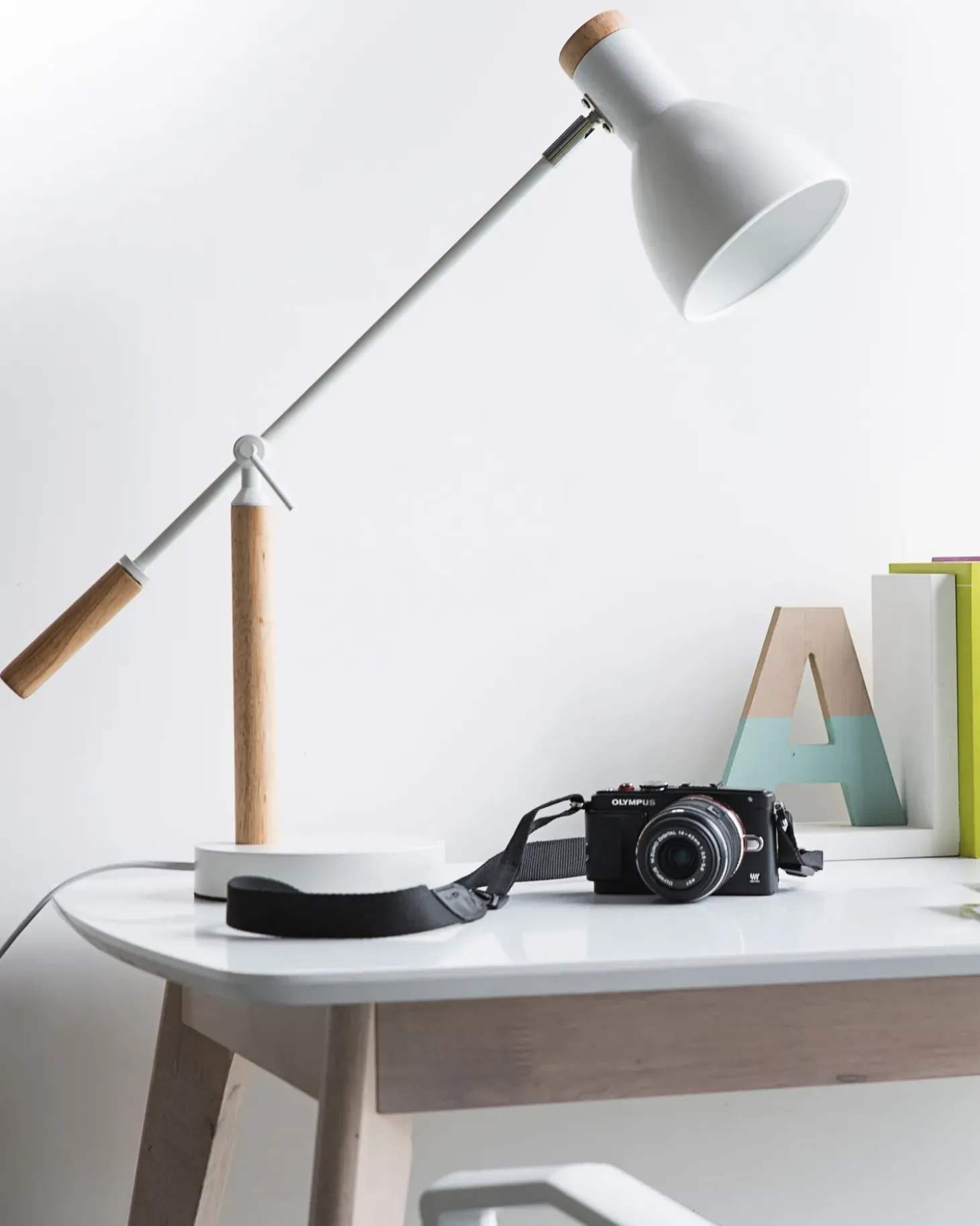 Skrivebordslampe PECKOS Justerbar Metal Hvid