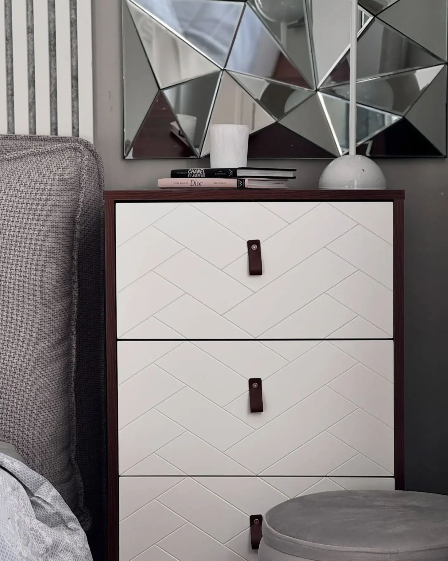3 skuffers commode NUEVA Mørkebrun/hvid