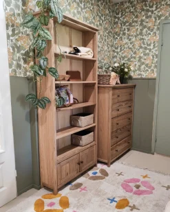 5 skuffers commode SALTON Sassafras træ Brun