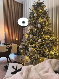 Sneklædt juletræ BASSIE 210 cm Hvid