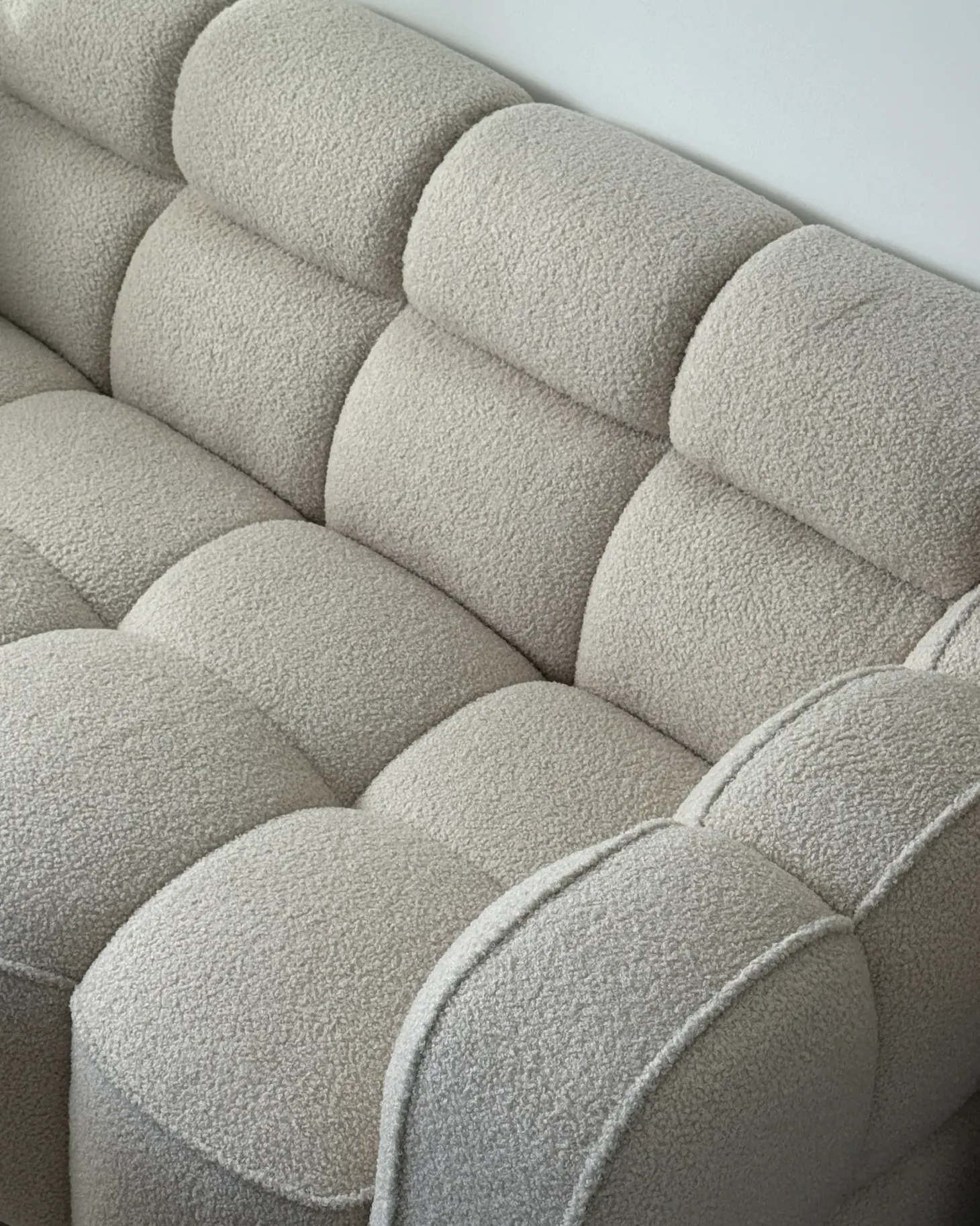 Sofa 2 personers UTANA Boucle Cremehvid